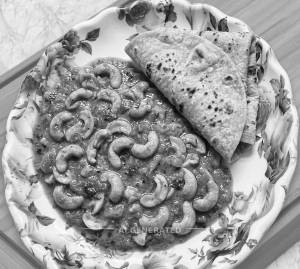 Kaju curry + Chapati (2 pieces)