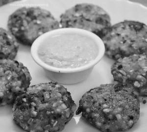 Sabudana Vada and Coconut Chatni