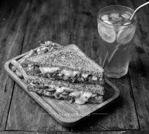 Cheesy Veg Sandwich + Lemon Iced Tea