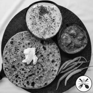 Hari Mirch Paratha [2 Pieces]
