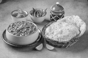 Chole Bhature Family Pack