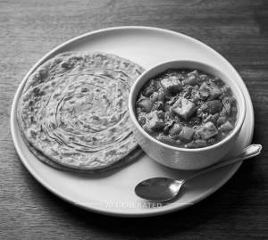 Curry + Paratha (1 piece)