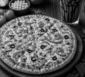 Veggie Delight Pizza (X2) + Chocolate Shake (X2)