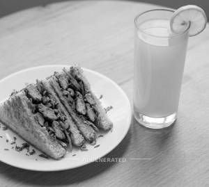 Chicken sandwich + Lemon juice 300 ml