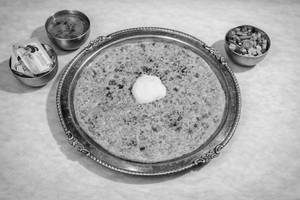 Mixed Veg Paratha With Amul Butter