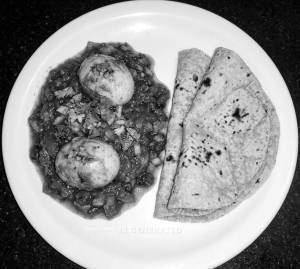 Egg Masala + Plain Roti (2 Pieces)