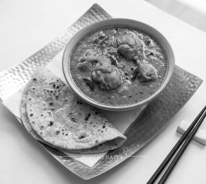 Chicken Curry + Tawa Roti (2 pieces)