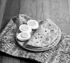 Boiled Egg + Tawa Roti (2 Pieces)