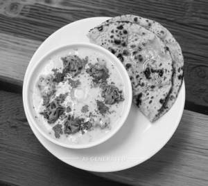Kadhi Pakora + Tandoori Roti (2 pieces)
