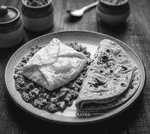 Egg Pouch + Roti [2 Pieces]