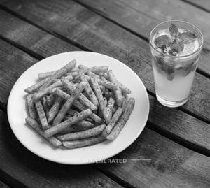 Peri Peri Fries + Lemon Mint Juice