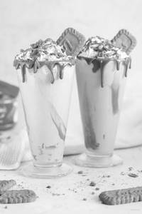 Lotus Caramel Spl Milk Shake