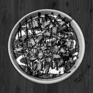 Kitkate Crunchy Bowl Cake