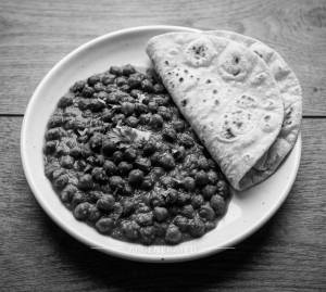 Black Chana + Plain Chapati (2 pieces)