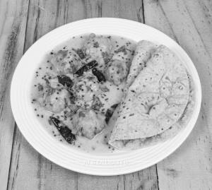 Kadi pakoda + Plain roti (2 pieces)