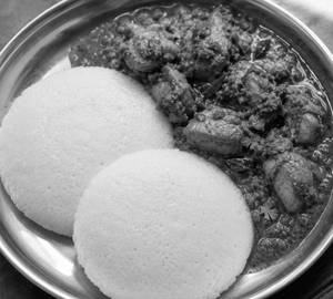 Thatte Idli + Chicken Sukka