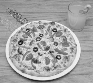 Veg Cheese Pizza + Healthy Litchi Juice [200 ml]