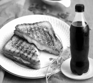 Cheese Grilled Sandwich [2 Pieces] + Cold Drink 750Ml
