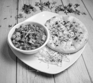 Mixed Vegetable + Butter Kulcha (1 piece)