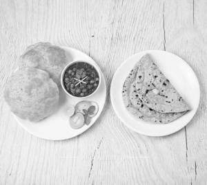 Chola Bhatura + Plain Roti (1 Piece)