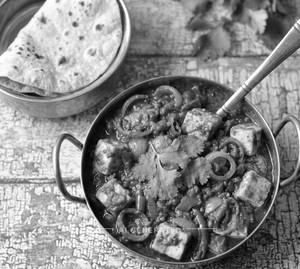 Paneer Do Pyaaza + Plain Roti (1 Piece)