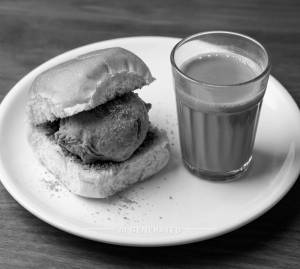 Onion Vada Pav + Milk Tea (Sugar / Gud)