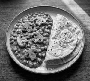 Mashroom Peas Curry + Tawa Plain Roti (2 pieces)