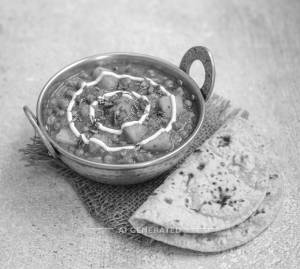 Aloo Mutter + Tawa Roti (2 pieces)