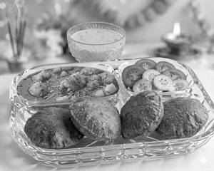 Vrat Kuttu Poori Thali (deluxe - 4 In 1)