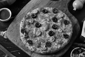 Three Peppers Pizza