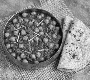 Chana Masala + Plain Roti (2 Pieces)                               