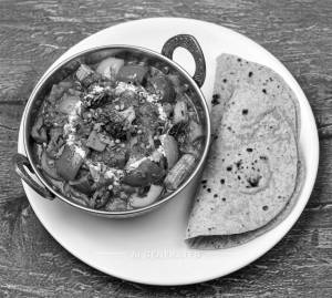 Kadai veg + Plain roti (2 pieces)