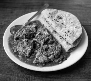 Egg Omelette Curry 2Egg + Roti [2 Pieces]