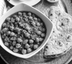 Chana Masala + Tawa Roti (2 pieces)