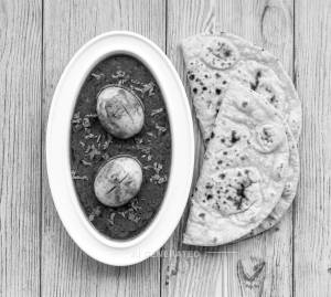 Egg Curry [2 Eggs] + Plain Roti (2 pieces)
