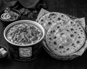 Shredded Butter Chicken (300 Ml) + 2 Butter Rotis