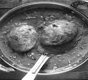 Egg Masala Gravy (2 Eggs)