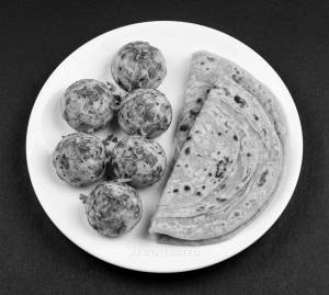 Masala Appe [6 Pieces] + 2 Paratha