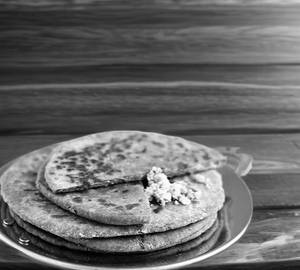 Palak Paneer Paratha(2pec)