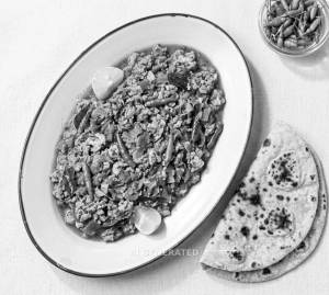 Egg Bhurji Curry + Tawa Roti (2 pieces)