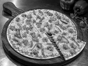 Grilled Peri Peri Chicken Cheese Pizza