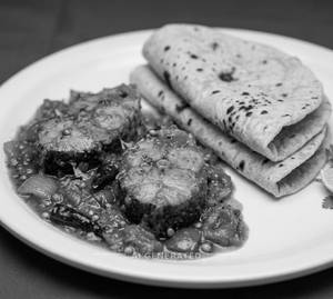 Rehu Fish Kadai 2 Pcs. + Plain Tawa Roti (2 Pieces)