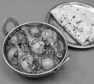 Chicken Do Pyaza+Plain Roti (2pieces)