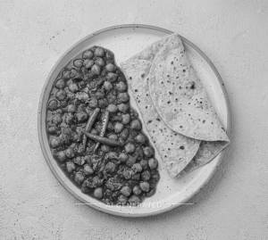 Chana Masala + Plain Roti (2 Pieces)