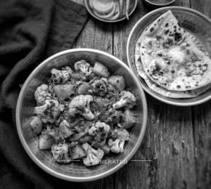 Aloo Gobi Fry Masala + Tandoori Butter Roti (1 piece)