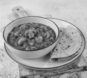 Mushroom Masala + Plain Roti (2 Pieces)
