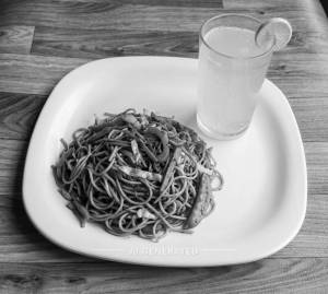 Veg Noodles + Sparkling Lemonade