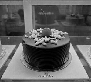 Dark choco chip chocolate cake eggless [1 pound]