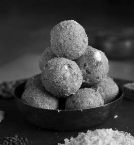 Gond Laddu                   