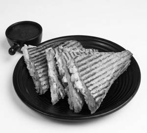 Veg cheese sandwich (Grilled Jumbo Bread)